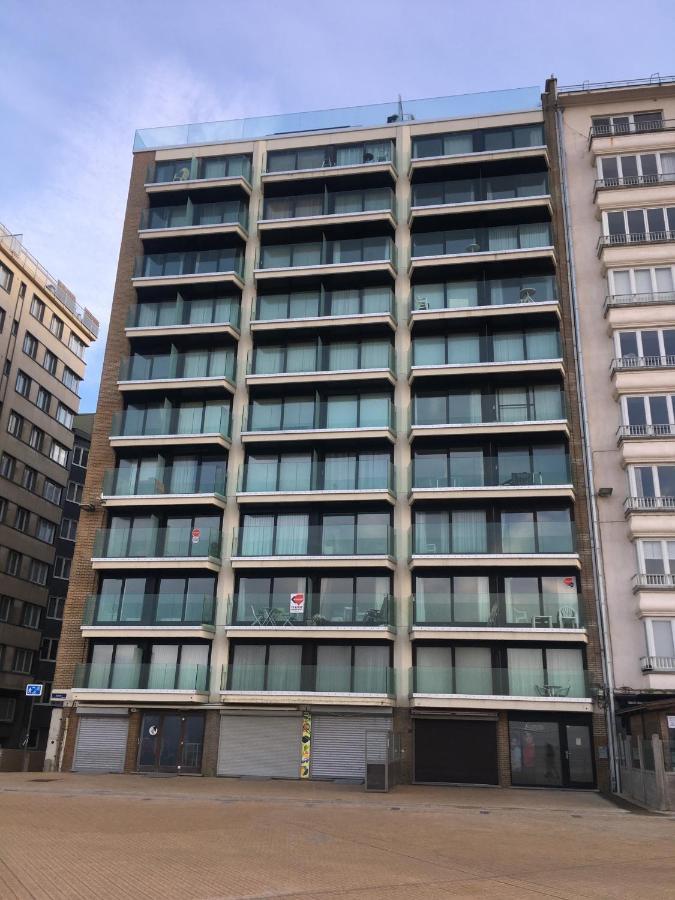 Prachtige Met Frontaal Zeezicht En Terras 4 Pers. Apartment Ostend